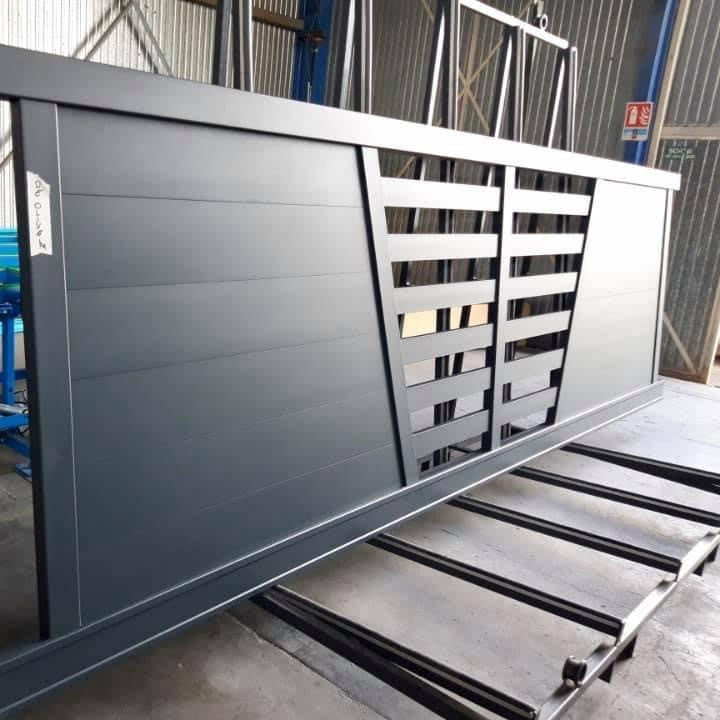 Portail Coulissant Aluminium Estérel
