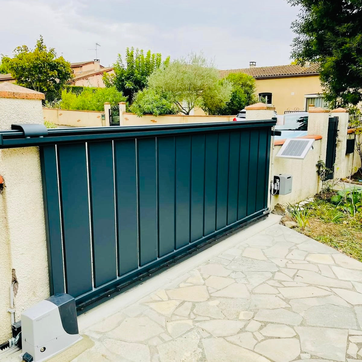 Portail Coulissant Aluminium Pyrénées